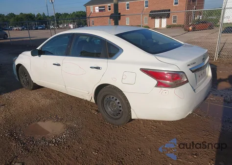2015 Nissan Altima 2.5 S из США, поврежденный, VIN 1N4AL3AP4FN389008